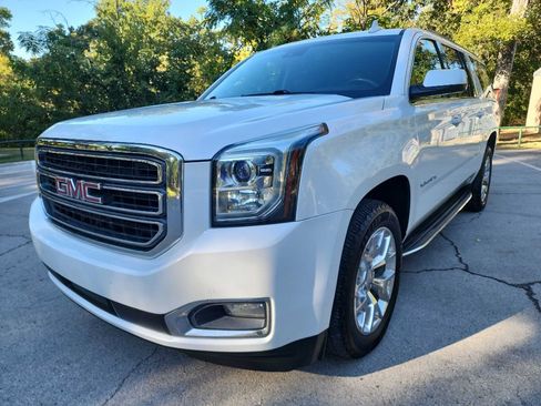 Used 2017 GMC Yukon XL SLT w/ Open Road Package image 3