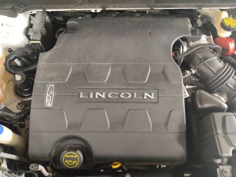 Used 2016 Lincoln MKX Reserve w/ Technology Package FWD image 30