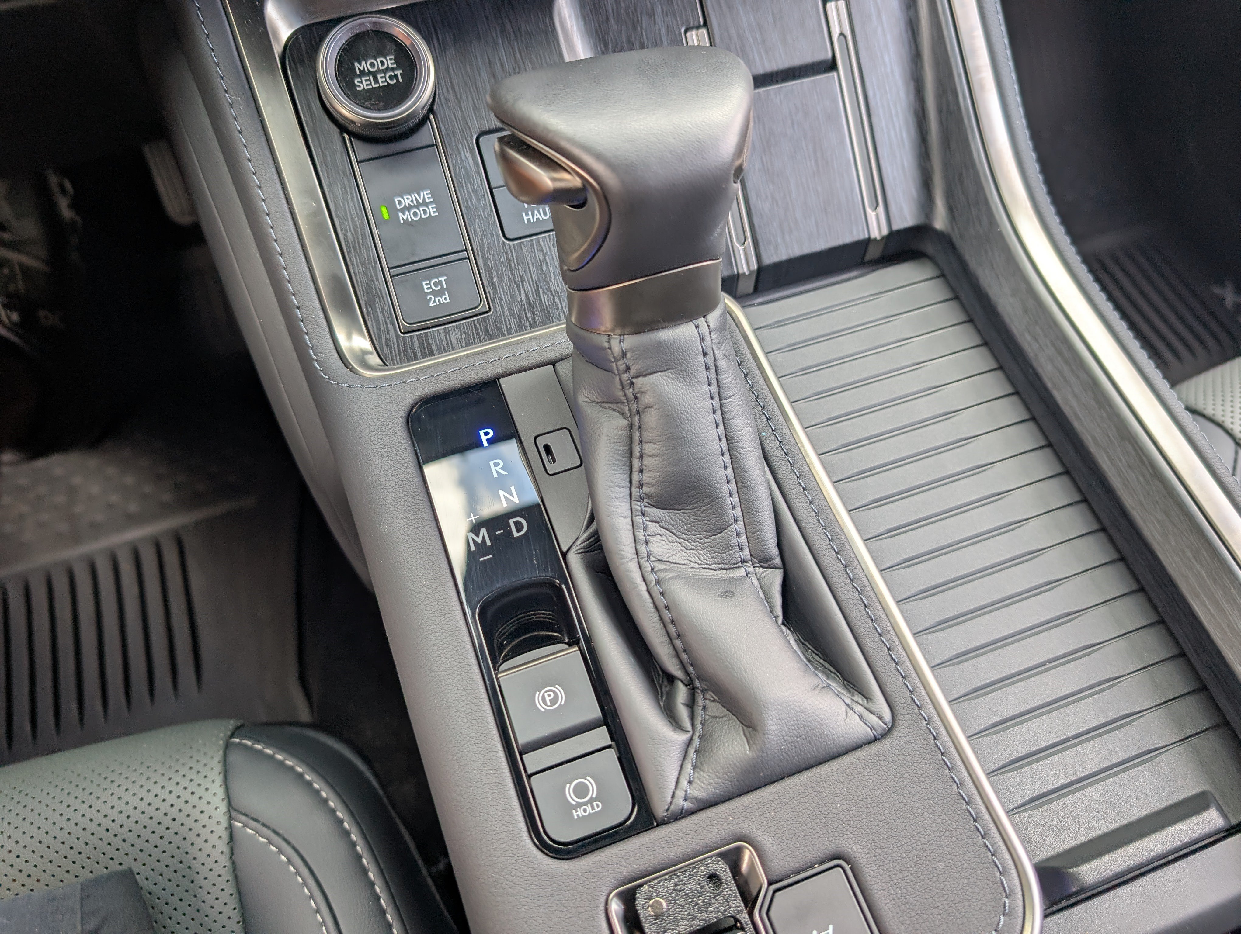 Used 2026 Lexus GX 550 w/ Accessory Package (2T) AWD/4WD image 33