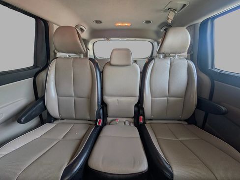 Used 2019 Kia Sedona EX FWD image 27