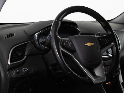 Used 2019 Chevrolet Trax LT w/ LT Convenience Package image 33