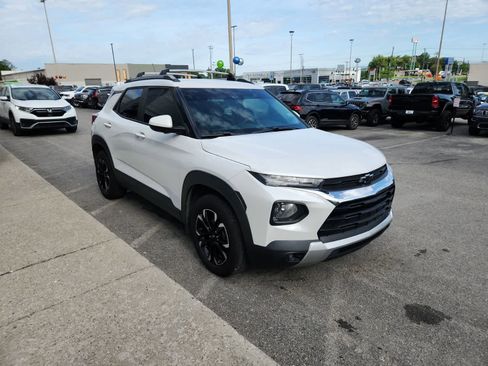Used 2021 Chevrolet TrailBlazer LT w/ Convenience Package AWD/4WD image 7