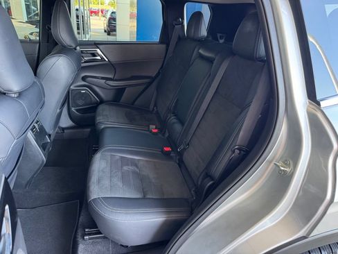 Used 2025 Mitsubishi Outlander SE FWD image 22