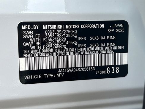 New 2025 Mitsubishi Outlander SE image 30