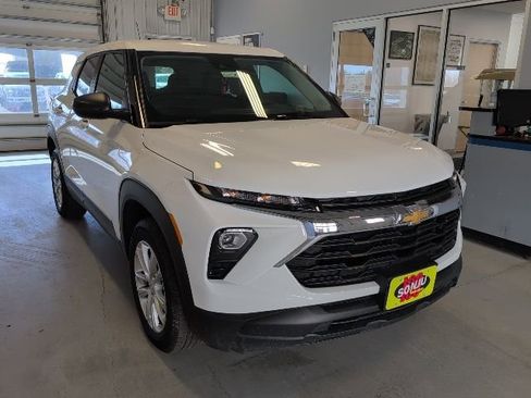 Used 2025 Chevrolet TrailBlazer LS w/ LS Convenience Package image 7