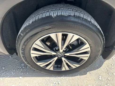 Used 2023 Nissan Rogue SV AWD/4WD image 9