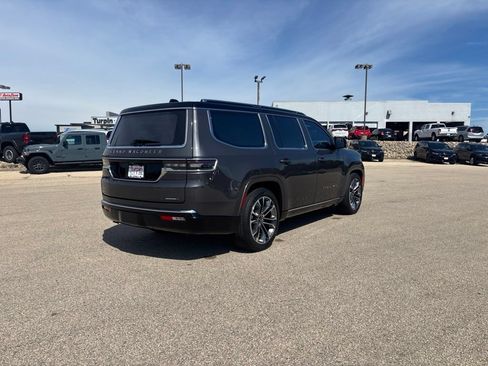 Used 2022 Jeep Grand Wagoneer Series III AWD/4WD image 5
