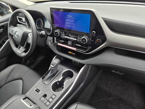 New 2026 Toyota Highlander XLE AWD/4WD image 10