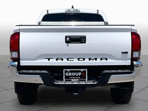 Used 2022 Toyota Tacoma SR5 RWD image 5