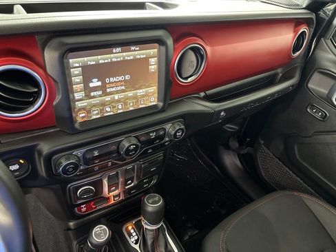 Used 2022 Jeep Wrangler Rubicon AWD/4WD image 30