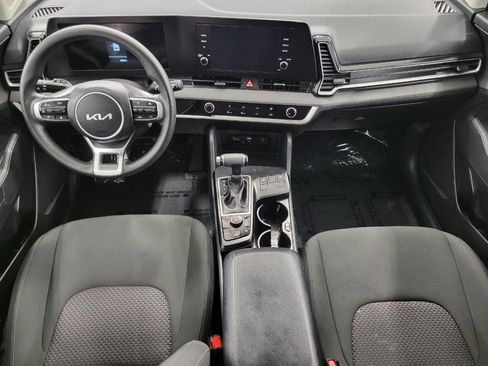 Used 2025 Kia Sportage LX image 6