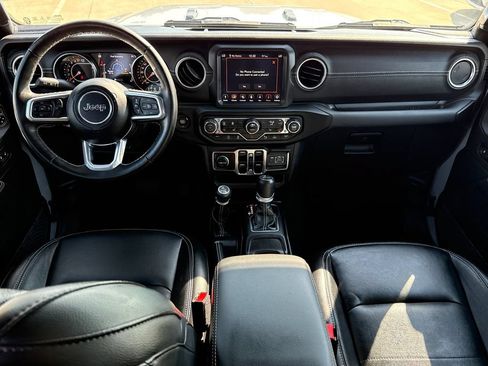 Used 2022 Jeep Wrangler Unlimited Sahara w/ LED Lighting Group AWD/4WD image 12