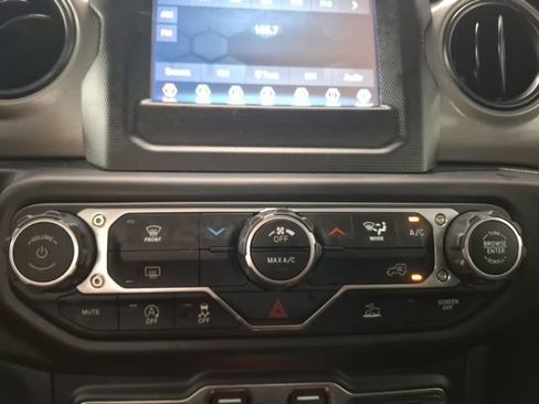 Used 2022 Jeep Gladiator Sport AWD/4WD image 25