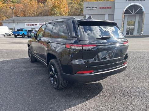 New 2025 Jeep Grand Cherokee Altitude image 3