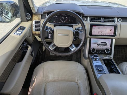 Used 2018 Land Rover Range Rover HSE image 18