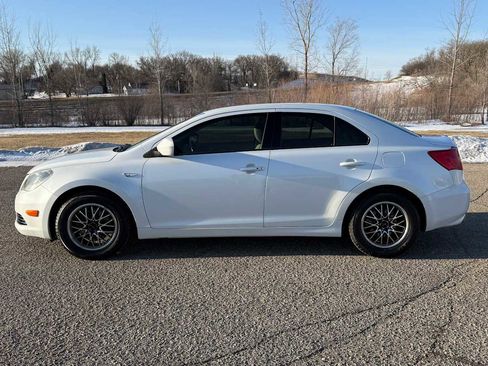 Used 2011 Suzuki Kizashi S image 6