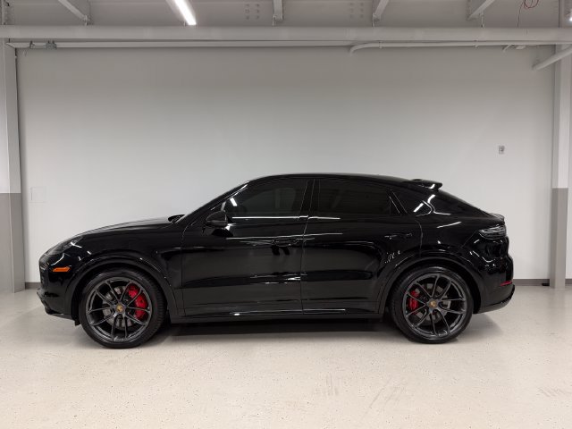 Certified 2023 Porsche Cayenne GTS AWD/4WD image 2