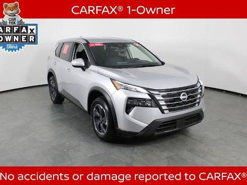 Certified 2025 Nissan Rogue SV FWD image 5
