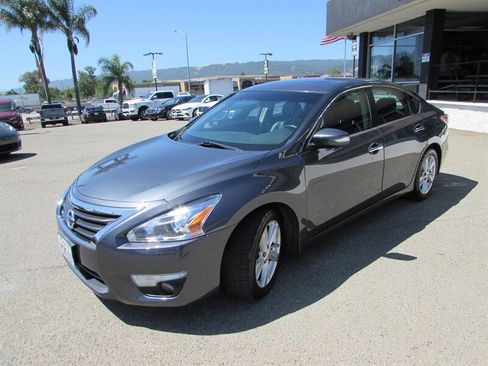 Used 2013 Nissan Altima 2.5 SL w/ Technology Pkg FWD image 3