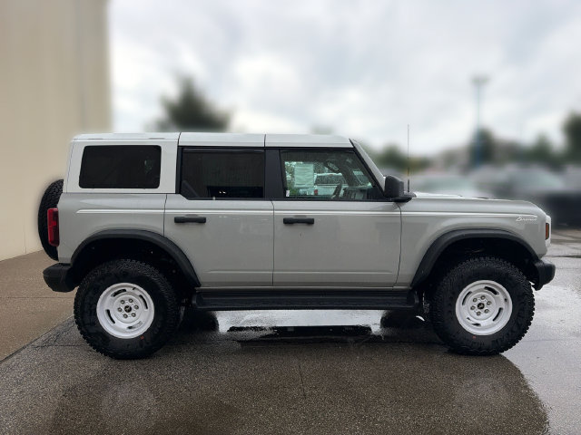 New 2026 Ford Bronco Heritage Edition AWD/4WD image 3