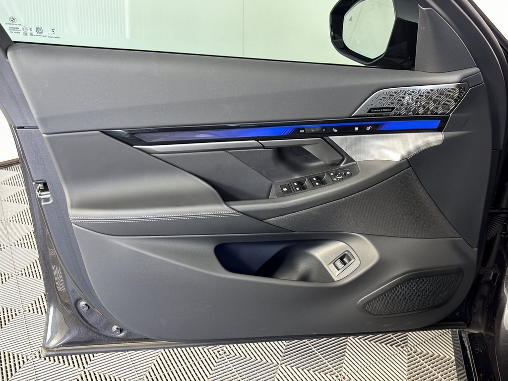 Used 2024 BMW i5 eDrive40i w/ M Sport Package RWD image 14