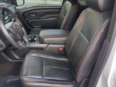 Used 2020 Nissan Titan PRO-4X w/ Pro-4x Convenience Package image 17