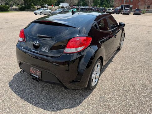 Used 2013 Hyundai Veloster FWD image 6