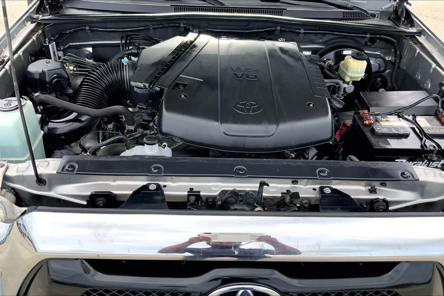 Used 2015 Toyota Tacoma PreRunner w/ SR5 Package RWD image 31