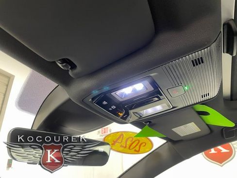 Used 2024 Volkswagen Golf R 2.0T image 18