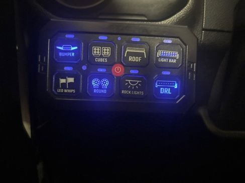 Used 2021 Jeep Gladiator Willys image 38