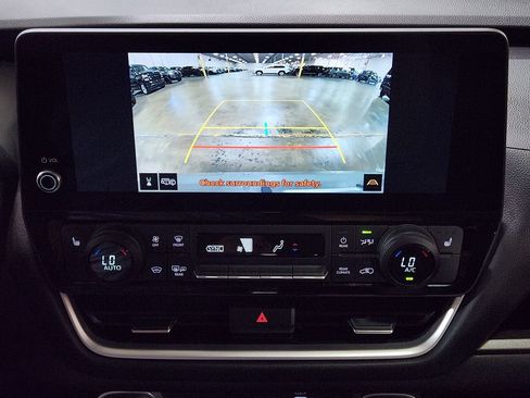 Used 2024 Toyota Grand Highlander AWD image 39