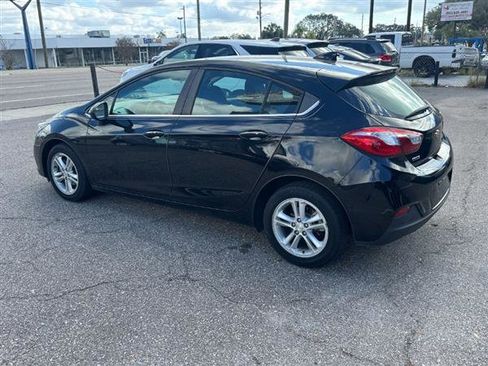 Used 2018 Chevrolet Cruze LT w/ Convenience Package image 2