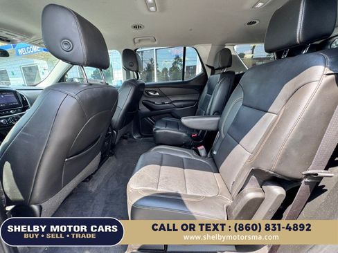Used 2020 Chevrolet Traverse LT w/ Driver Confidence II Package AWD/4WD image 18
