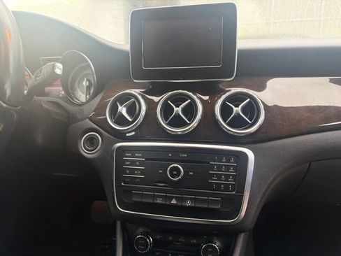 Used 2016 Mercedes-Benz GLA 250 image 11