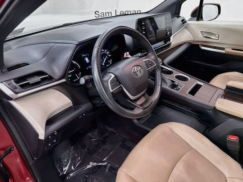 Used 2022 Toyota Sienna XLE FWD image 9