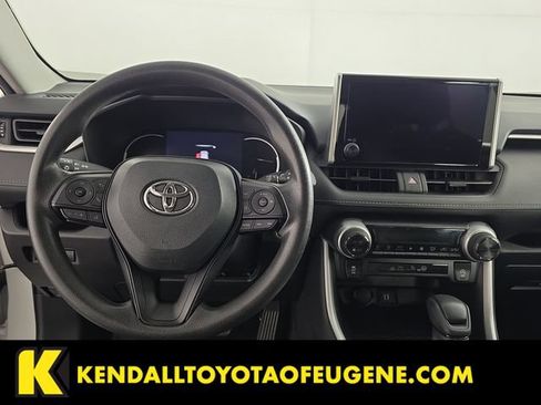 Used 2024 Toyota RAV4 XLE AWD/4WD image 12