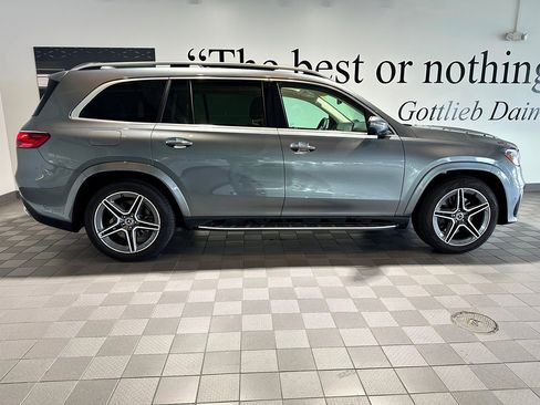 Used 2025 Mercedes-Benz GLS 450 4MATIC image 3