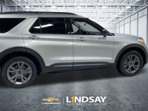 Used 2023 Ford Explorer XLT w/ Equipment Group 202A image 2