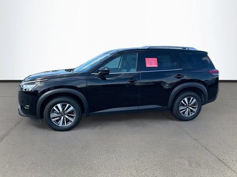 Certified 2025 Nissan Pathfinder SL AWD/4WD image 4