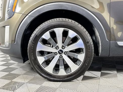Used 2022 Kia Telluride S image 32
