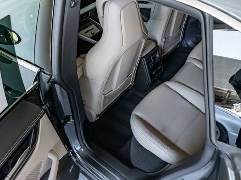 Certified 2025 Porsche Macan 4S Electric AWD/4WD image 22