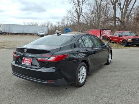 Certified 2025 Toyota Camry LE image 8