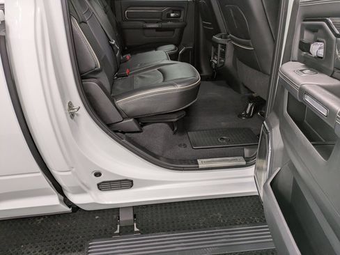 Used 2024 RAM 2500 Limited image 26