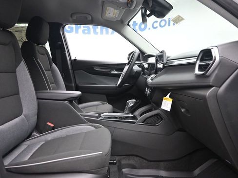 New 2026 Chevrolet TrailBlazer LT w/ Convenience Package AWD/4WD image 9
