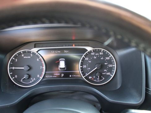 Used 2022 Nissan Rogue SV w/ SV Premium Package image 14