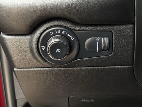 Used 2023 Dodge Durango GT image 23