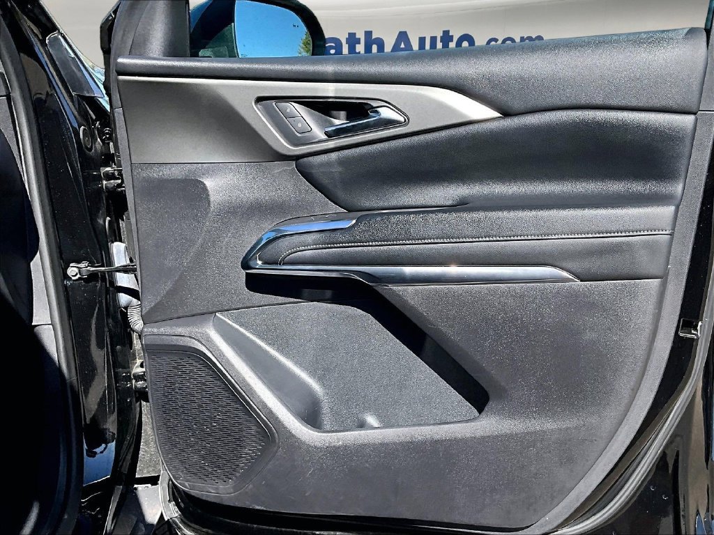 Used 2025 Chevrolet Traverse LT AWD/4WD image 33