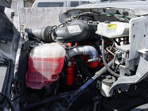 Used 2015 Ford F650 2WD Crew Cab Super Duty image 19