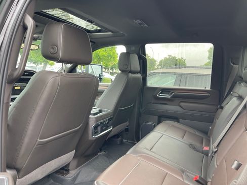 Used 2024 GMC Sierra 2500 Denali w/ Denali Reserve Package AWD/4WD image 4