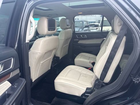 Used 2016 Ford Explorer Platinum image 35